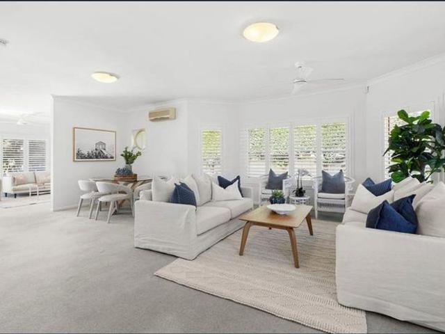Classic, Easy care & Convenient Spacious Family House