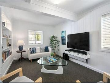 Classic Elegance, Modern Convenience 3 Bedroom Haven