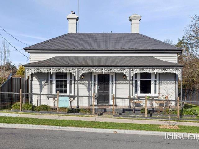 Classic elegance in the heart of historic Kyneton