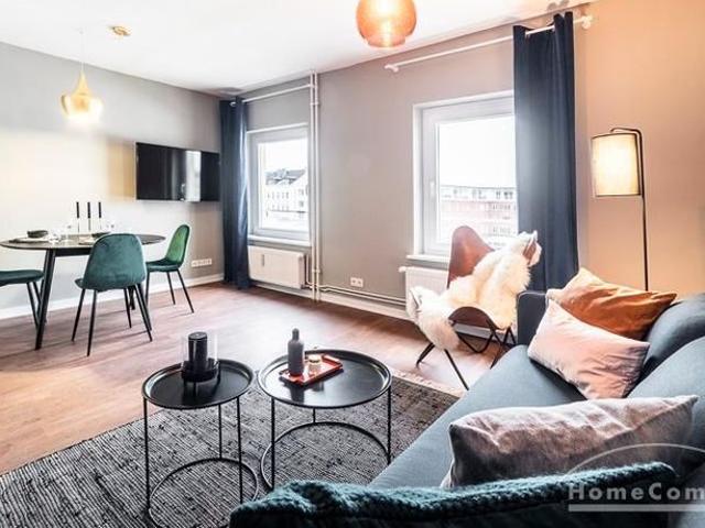 Classic Elegance & Urban Chic between exhibition halls and university