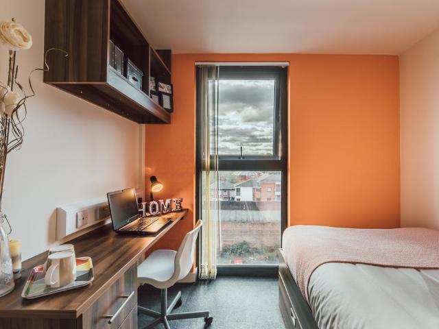 Classic En Suite at Lomax Halls, 17. 1 bed private hall to rent £542 pcm £125 pw