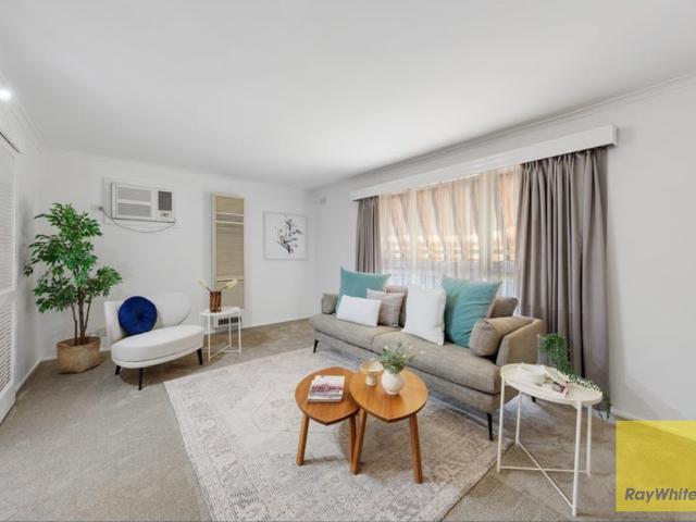 Classic Family Charm in a Peaceful & Connected Pocket!