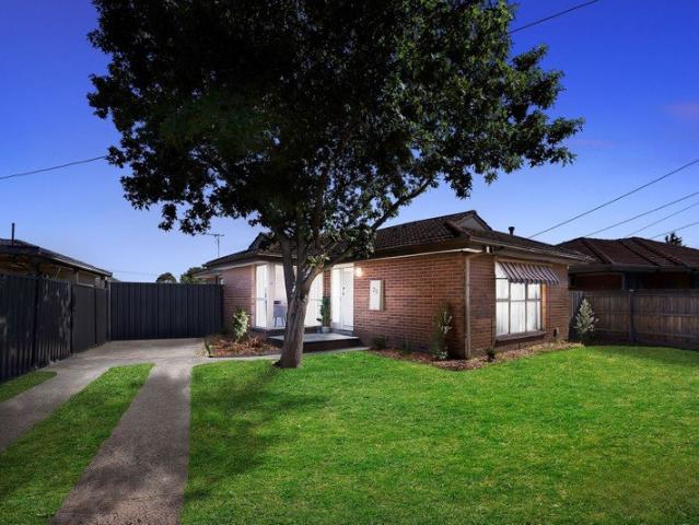 Classic Family Charm in a Peaceful & Connected Pocket!