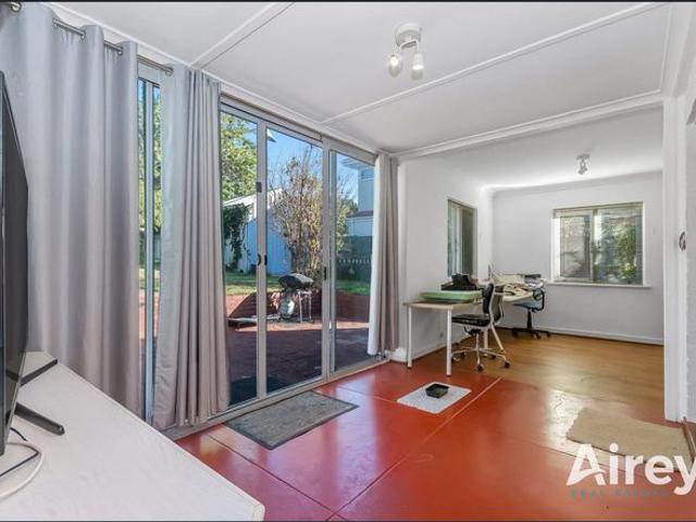 Classic Family Home – HUGE Yard!