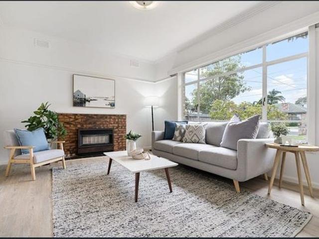 Classic Family Home in a Prime Bentleigh East Location