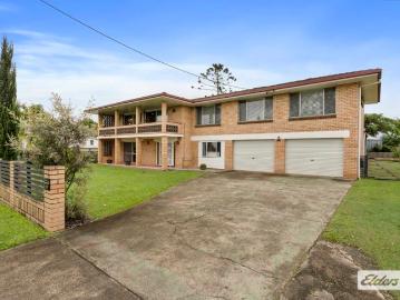 Family scale with dual living potential, Incredible value