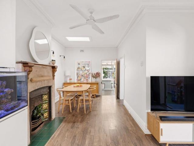 Classic Federation semi in a bayside lifestyle setting