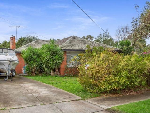 Classic Home, Sought After Pocket!
