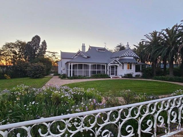 Grand Family Home