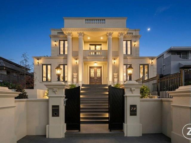 Classic inspired contemporary showpiece