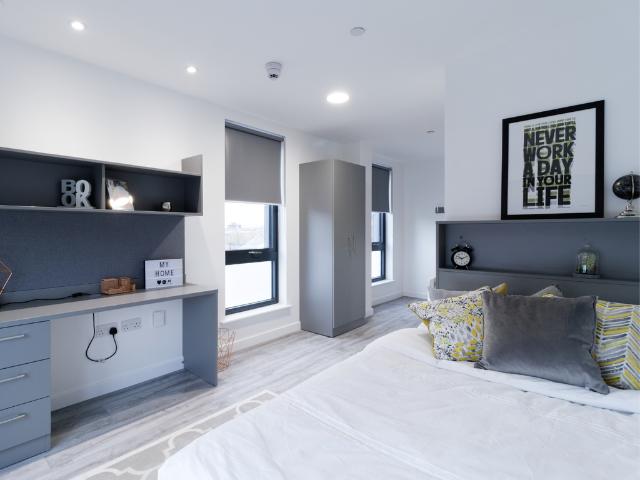 Classic Plus En Suite at The Oldway. 1 bed private hall to rent £706 pcm £163 pw