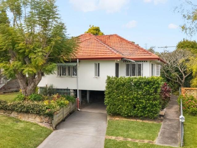 Classic Post War Charm on 607sqm Walk to Everton Plaza