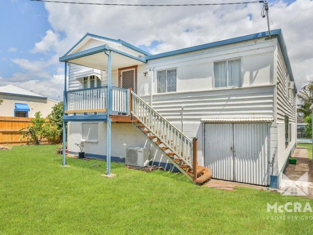 CLASSIC QUEENSLANDER WITH RENOVATION POTENTIAL