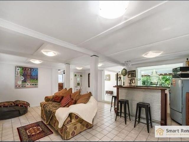 Classic Queenslander Charm in Mysterton