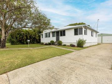 Classic Queenslander Charm on 1,012sqm