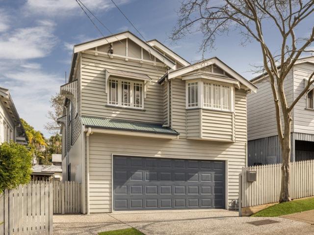 Classic Queenslander, Generous Living, Walk to Everything Position