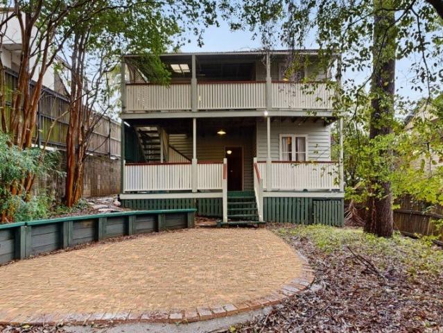 Classic Queenslander Home with Inner City convenience near RBWH