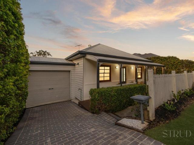 Classic QLD Charm | Modern, Convenient, Low Maintenance!