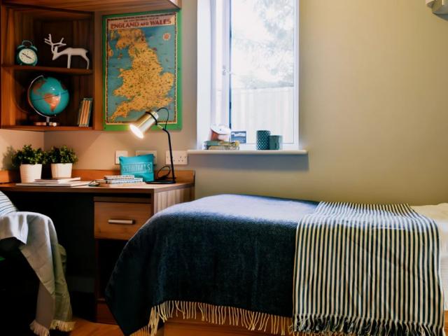 Classic Studio Double Bed