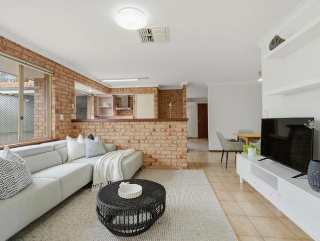 Classic & Stylish Family Home For Rent Unfurnished 6 months lease