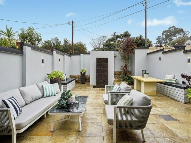 Classic Semi in a Fantastic Location with Double Parking and Wine Cellar