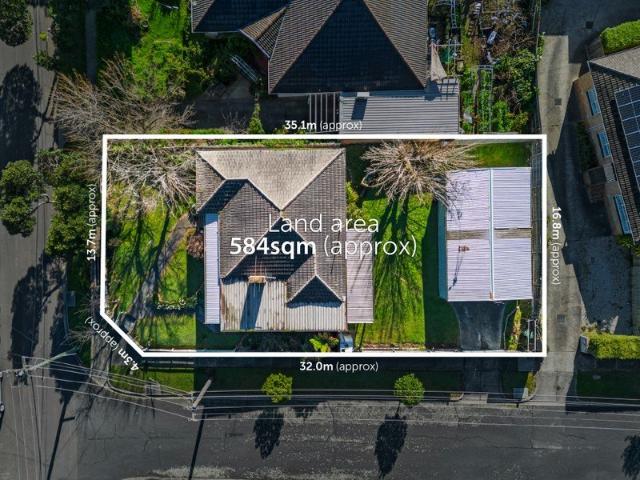 Classic Single Level Appeal with Space to Grow