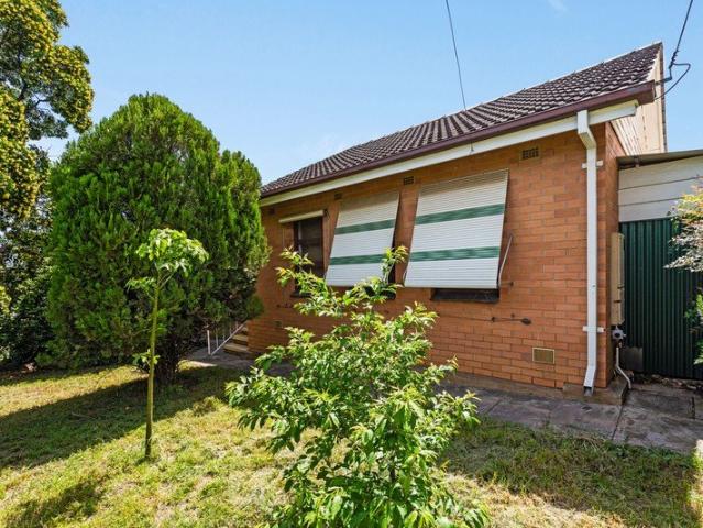 Classic Single Storey Brick Home!