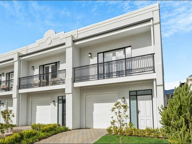 CLASSIC VICTORIAN STYLE TOWNHOUSE IN GREAT LOCATION AT SPRINGBROOK