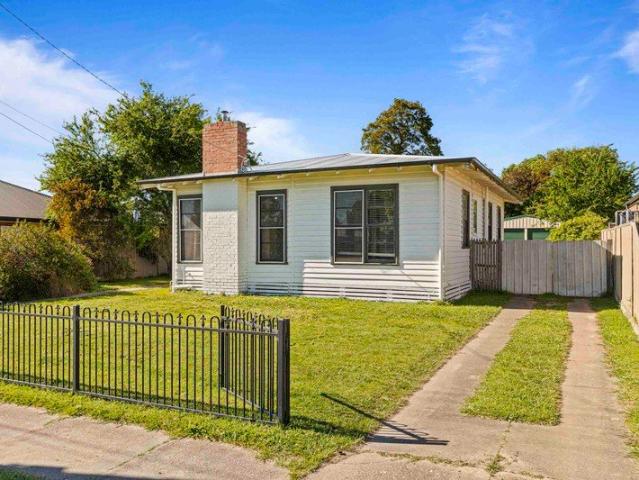 Classic Weatherboard Charm with Exciting Potential in Wendouree