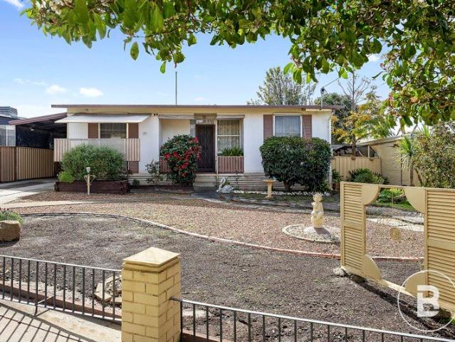 Classic Weatherboard Charm on a Generous 732sqm