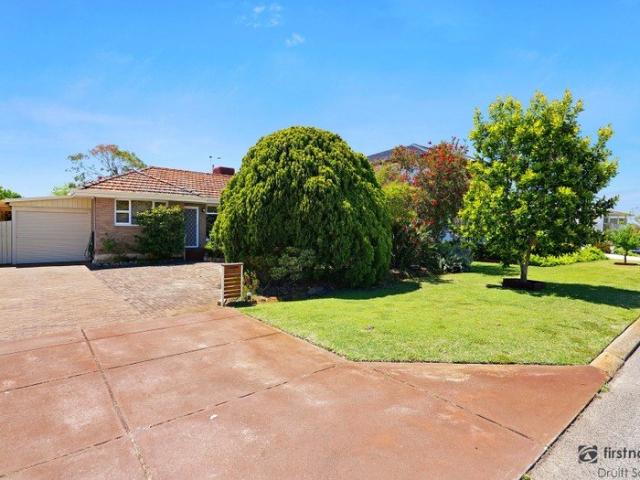 CLASSIC WOODLANDS FAMILY HOME