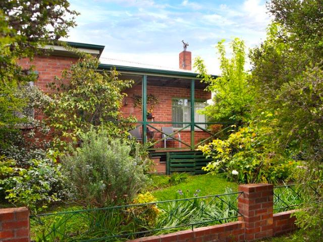 Classic 1940s Character with corner block 809m2 and views side access from Coulthard Street
