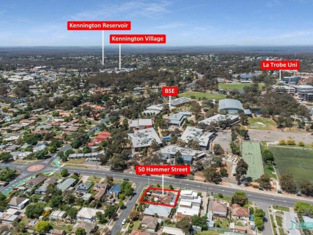 Red brick 4 bedroom family home situated in Flora Hill