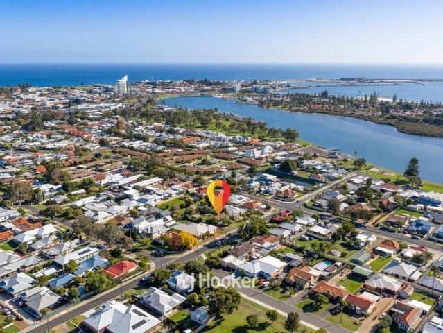 Classic 1960s Charm with Endless Potential in the Heart of Bunbury