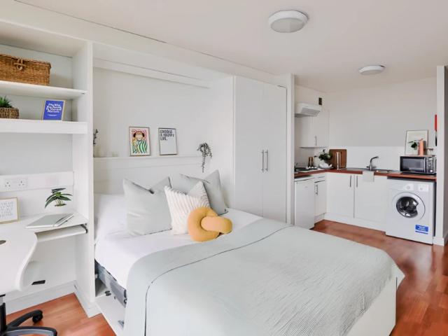 Classic 1 Bed Apartment Coastal View
