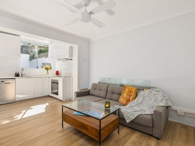 Classic 2 bedroom terrace in heart of area