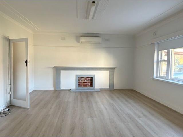 Classic 3 Bed 2 Bath home in central Barham