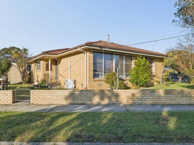 ON THE CORNER OF BUNDY COURT, Classic 3BR home with potential in convenient location, ideal for investors/developers/starters