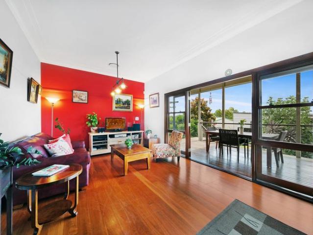 Classic 4 Bedroom Cottage with Modern Comforts