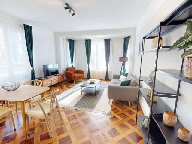 Classic 50 m² 1 bedroom apartment located only 10 minutes to the city center by bus and just a 10 minute walk to the lake