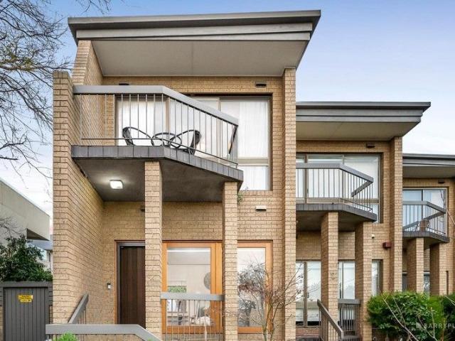 Classy Contemporary Terrace Home Perfectly Placed