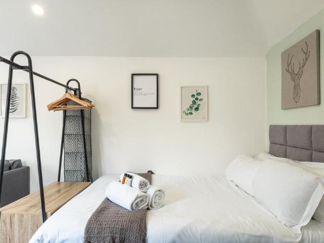 Clevedon Road, Portishead BS20 Studio to rent £1,000 pcm £231 pw