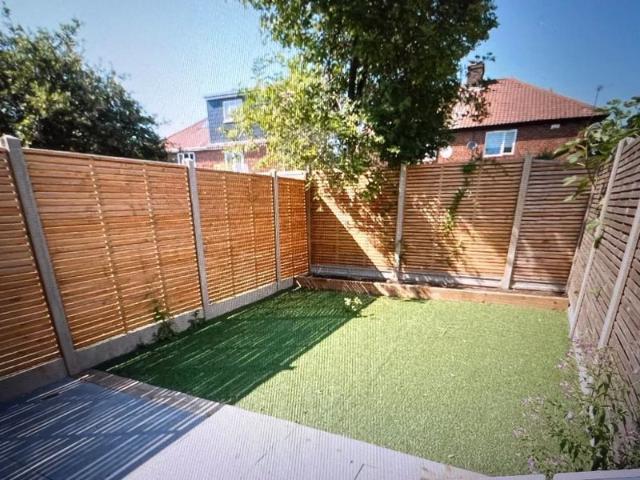 Cleveland Gardens, Golders Green Estate, London. NW2, 2 bed flat to rent, £2,200 pcm | PrimeLocation