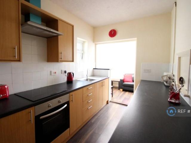 Cleveland Drive, Westcliff On Sea, SS0 1 bed in a house share to rent £700 pcm £162 pw