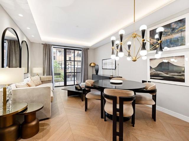 Cleveland Street, London, W1T 2 bed apartment to rent £7,750 pcm £1,788 pw