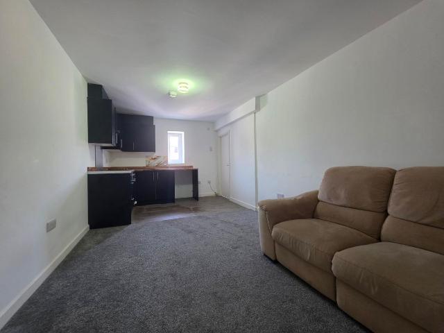 Cleveland Passage, Wolverhampton WV1, 2 bed flat to rent, £950 pcm | PrimeLocation
