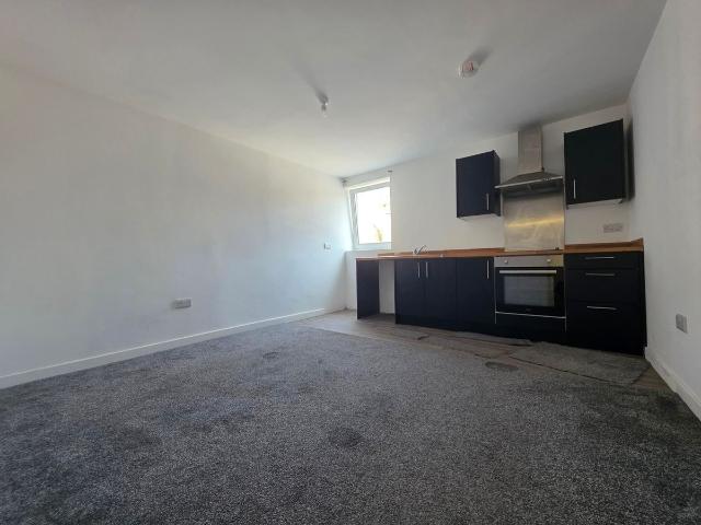 Cleveland Passage, Wolverhampton WV1, 2 bed flat to rent, £925 pcm | PrimeLocation