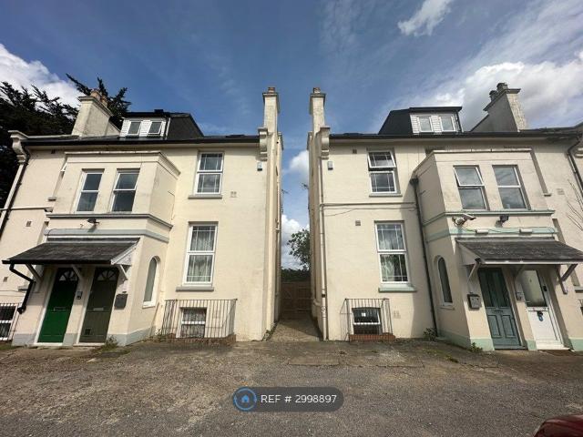 Cleveland Road, Uxbridge UB8, 1 bed flat to rent, £1,350 pcm | PrimeLocation