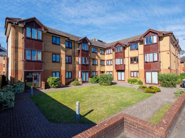 Cleveland Road, Bournemouth, 1 bed flat to rent £800 pcm £185 pw