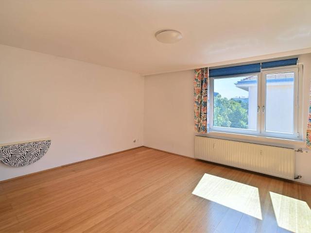 Clever geschnittene Single Wohnung nahe Fortuna Park